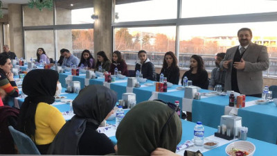 8 Mart Dünya Kadınlar Günü'nde Elazığ Belediyesi Voleybol Takımı ve Gençlik Meclisi