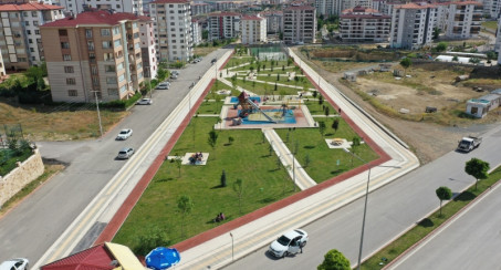 ELAZIĞ BELEDİYESİ'NDEN MAHALLELERE YENİ PARKLAR