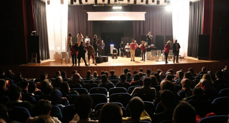 'HARPUT'TA BİR AMERİKALI'  OYUNUNA YOĞUN İLGİ