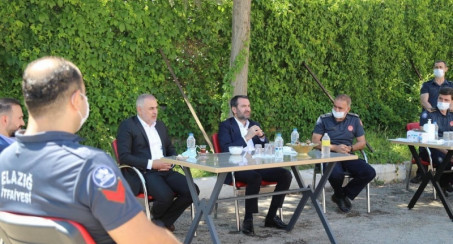 BAŞKAN ŞERİFOĞULLARI'NDAN İTFAİYE PERSONELİNE BAYRAM ZİYARETİ