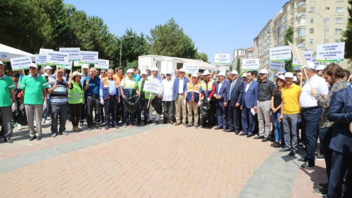ELAZIĞ BELEDİYESİ'NDEN ÇEVRE YÜRÜYÜŞÜ