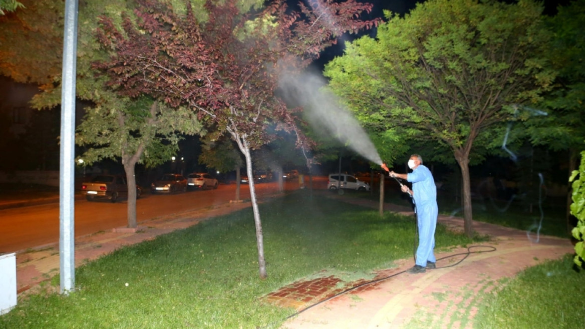 ELAZIĞ BELEDİYESİ İLAÇLAMA ÇALIŞMALARINI SÜRDÜRÜYOR