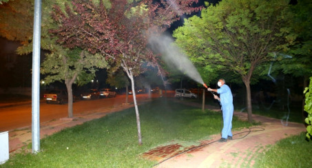 ELAZIĞ BELEDİYESİ İLAÇLAMA ÇALIŞMALARINI SÜRDÜRÜYOR