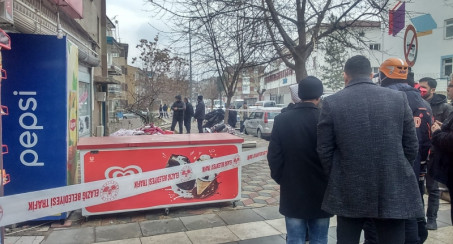 ELAZIĞ BELEDİYESİ ZABITA EKİPLERİ HASARLI BİNALARI MÜHÜRLÜYOR