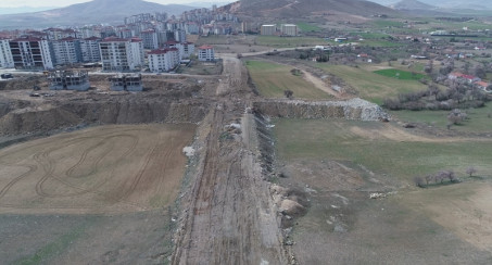 ELAZIĞ BELEDİYESİ YENİ BULVAR VE İMAR YOLLARI ÇALIŞMALARINI SÜRDÜRÜYOR