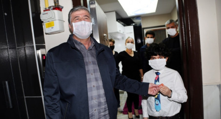 '23 NİSAN' TEMALI YARIŞMADA DERECEYE GİREN ÖĞRENCİLERE ÖDÜLLERİ VERİLDİ