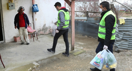 ELAZIĞ BELEDİYESİ'NDEN YAŞLILAR, ENGELLİLER VE KRONİK HASTALAR İÇİN ALIŞVERİŞ HİZMETİ