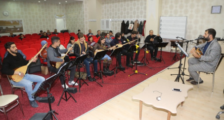 ELAZIĞ BELEDİYESİ TÜRK HALK MÜZİĞİ KOROSU İLK KONSERİNE HAZIRLANIYOR