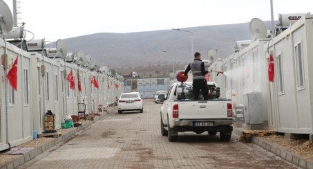 ELAZIĞ BELEDİYESİ KONTEYNER KENTLERDE DEZENFEKSİYON GERÇEKLEŞTİRDİ