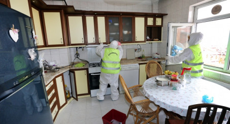 ELAZIĞ BELEDİYESİ YAŞLI VE KİMSESİZ VATANDAŞLAR İÇİN SAHADA