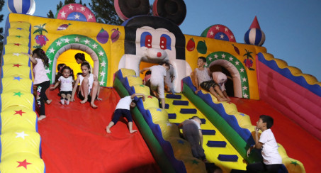 Çocuklar, Elazığ Belediyesi'nin Gerçekleştirdiği Etkinliklerde Gönüllerince Eğlendi