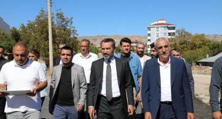 Başkan Şerifoğulları, Hicret Mahallesi'nde İncelemelerde Bulundu