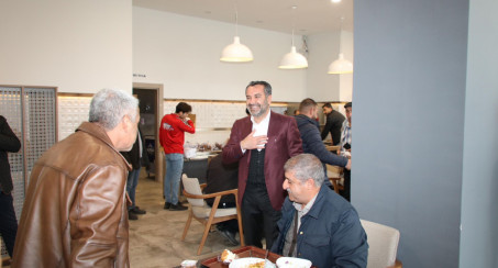 ŞEHİR LOKANTASI'NI ZİYARET EDEN BAŞKAN ŞERİFOĞULLARI'NA VATANDAŞLAR TEŞEKKÜR ETTİ