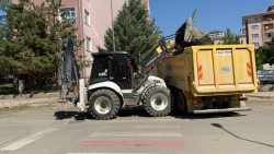 Abdullahpaşa Mahallesi'nde Kapsamlı Temizlik Çalışması