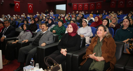 AHISKA TÜRKLERİNİN GELENEK VE GÖRENEKLERİ ANLATILDI