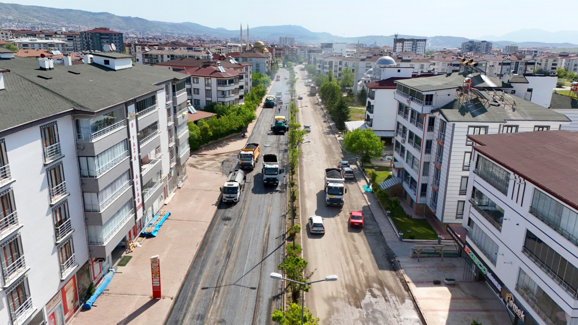 Asfalt Mesaisi Tüm Hızıyla Sürüyor
