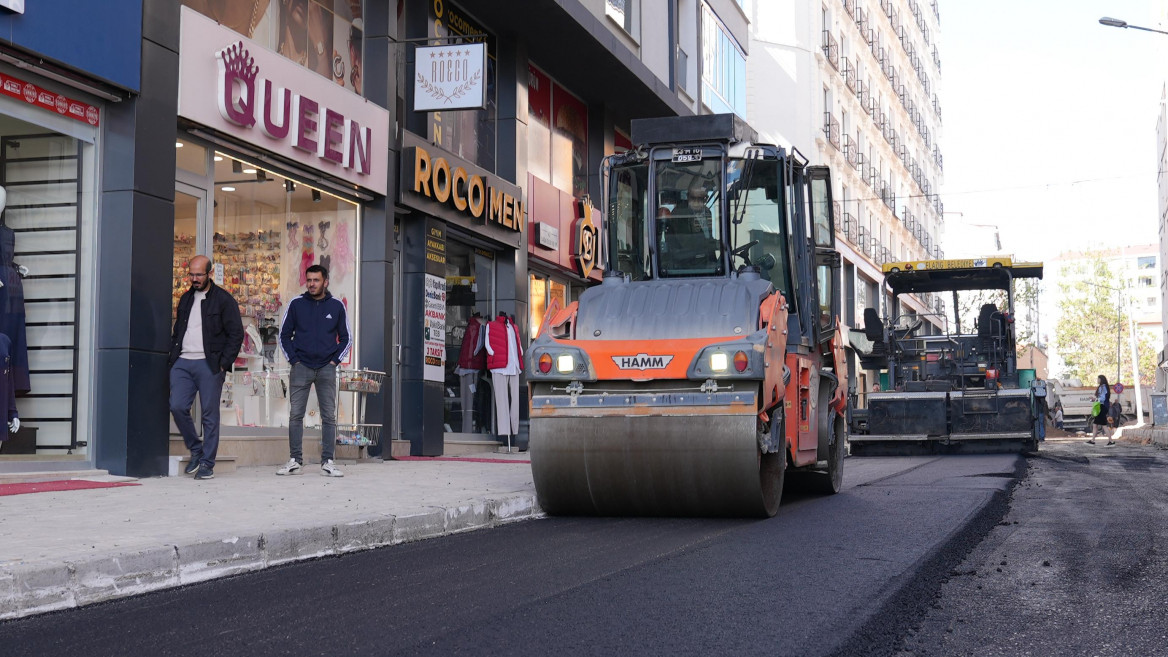 Asfaltlama Hamlesi Sürüyor, Ulaşımda Güven ve Konfor Artıyor