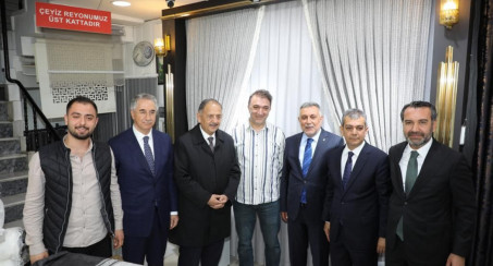 BAŞKAN ŞERİFOĞULLARI, AK PARTİ GENEL BAŞKAN YARDIMCISI ÖZHASEKİ İLE BİRLİKTE ESNAF VE VATANDAŞLARI ZİYARET ETTİ