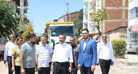 BAŞKAN ŞERİFOĞULLARI, ALTYAPI YENİLEME ÇALIŞMALARI İLE ŞEHRİN GELECEĞİNİ İNŞA EDİYOR