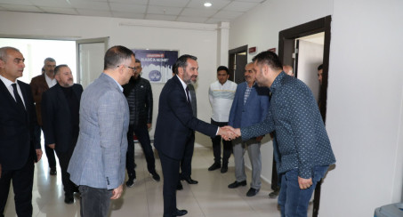 Başkan Şerifoğulları Belediye Hizmet Binasındaki Personeliyle Bayramlaştı 'Başarımızın En Büyük Paydaşı Sizlersiniz'