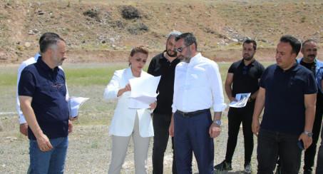 Başkan Şerifoğulları, Briketçi-Kiremitçiler Sitesi İnşaat Alanında İncelemede Bulundu