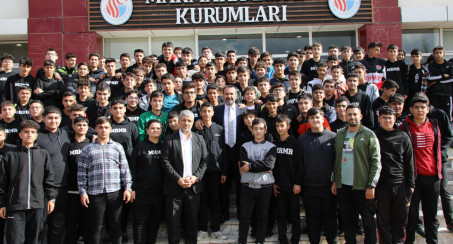 BAŞKAN ŞERİFOĞULLARI, EĞİTİMCİLER VE ÖĞRENCİLERLE BİR ARAYA GELDİ