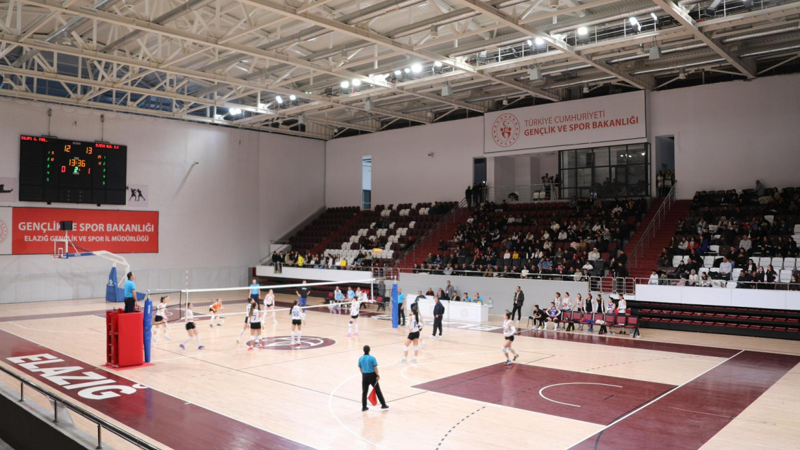 Başkan Şerifoğulları, Elazığ Belediyespor'u Yalnız Bırakmadı