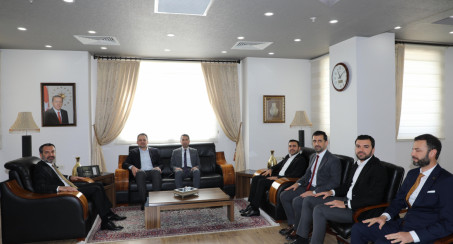 BAŞKAN ŞERİFOĞULLARI, GENÇLİK VE SPOR BAKAN YARDIMCISI DR. ENES EMİNOĞLU'NU AĞIRLADI