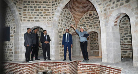 Başkan Şerifoğulları, Hoca Hasan Hamamı'nda İncelemelerde Bulundu