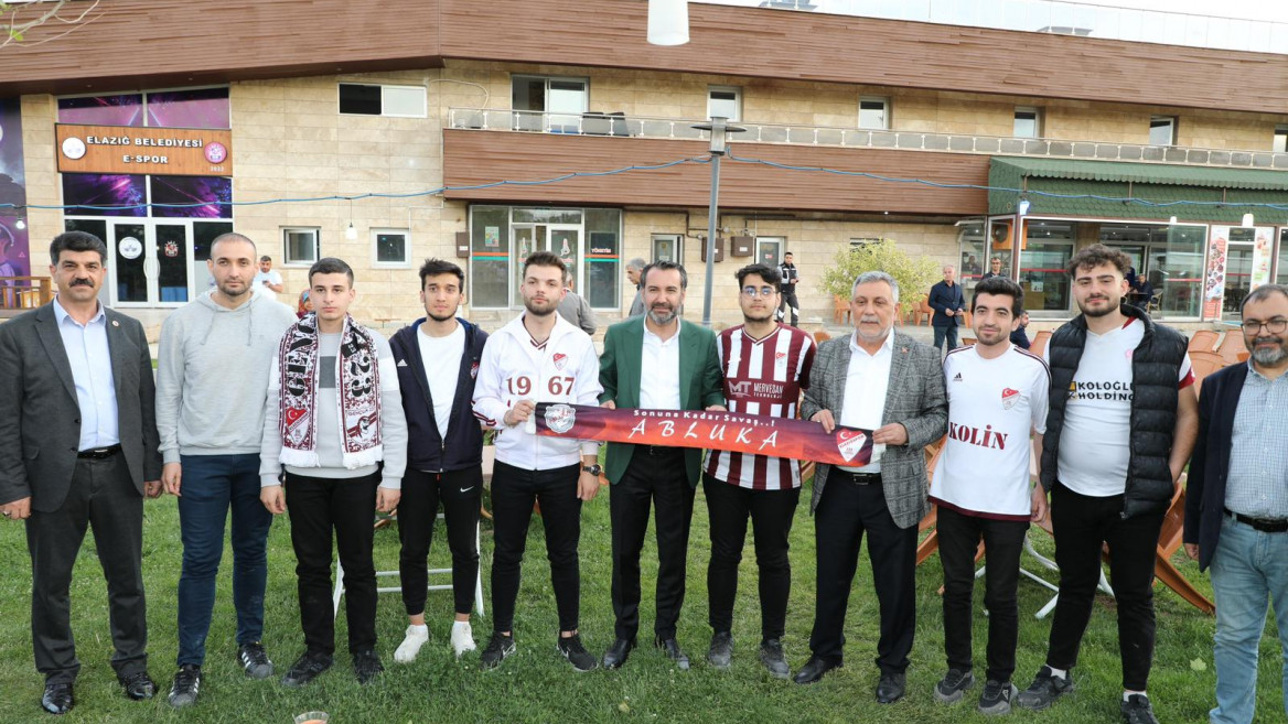 BAŞKAN ŞERİFOĞULLARI, KENT-KÖY YAŞAM ALANI VE KÜLTÜR PARK'TA VATANDAŞLARLA BULUŞTU