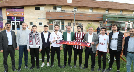 BAŞKAN ŞERİFOĞULLARI, KENT-KÖY YAŞAM ALANI VE KÜLTÜR PARK'TA VATANDAŞLARLA BULUŞTU