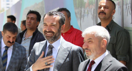 Başkan Şerifoğulları Kent Meydanı ve Yer Altı Otoparkı İnşa Çalışmalarını Yerinde İnceledi