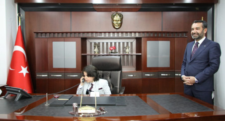 Başkan Şerifoğulları Koltuğunu Çocuklara Devretti