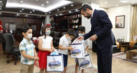 Başkan Şerifoğulları, Minik Konuklarını Ağırladı