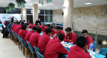 Başkan Şerifoğulları'ndan Elazığspor'a Moral Yemeği