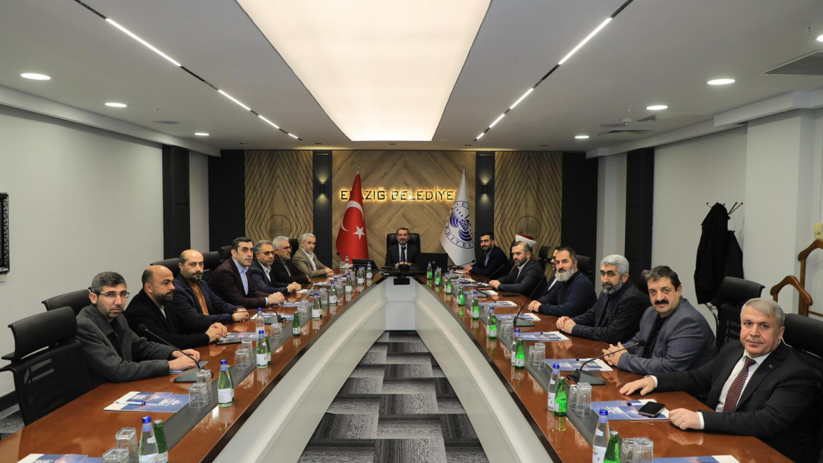 Başkan Şerifoğulları'ndan, Elazığ İle Han Yunus Arasına Gönül Köprüsü