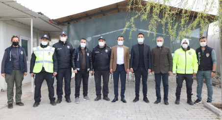 Başkan Şerifoğulları'ndan Görev Başındaki Polislere Ziyaret