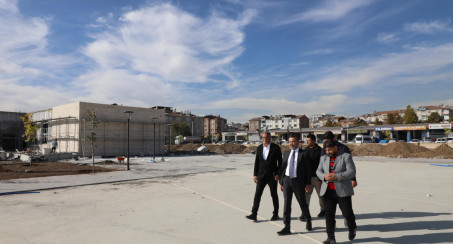 Başkan Şerifoğulları Seksenler Sokağı'nda İncelemelerde Bulundu