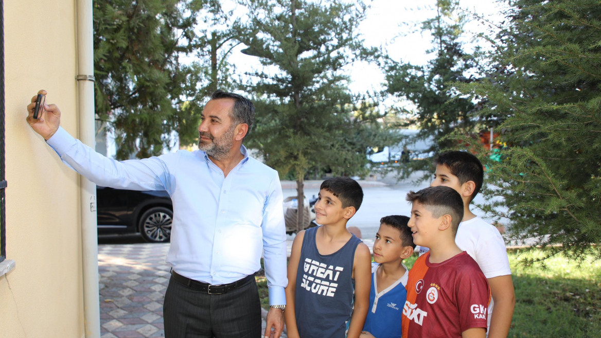 Başkan Şerifoğulları, Vatandaşlarla Bir Araya Gelmeye Devam Ediyor