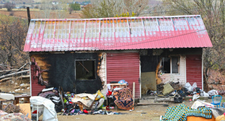 Belediye'den Evleri Yanan Yaşlı Çifte Yardım