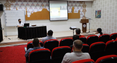 BELEDİYE PERSONELİNE 'ETKİLİ İLETİŞİM VE BEDEN DİLİ' SEMİNERİ