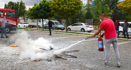 Belediyeden Güvenlik Personeline Yangın Eğitimi