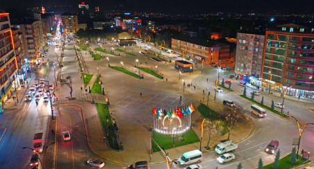 Cumhuriyet Meydanı'na Vatandaşlardan Tam Not