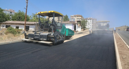 ELAZIĞ BELEDİYESİ YOL BAKIM-ONARIM VE GENİŞLETME ÇALIŞMALARI SÜRÜYOR