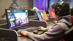 E-Spor Merkezi, FÜ E-Spor Topluluğu'nu Ağırladı