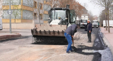 Elazığ Belediyesi, 1000 Metrelik Yolda Asfalt Serimi Gerçekleştiriyor