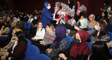 Elazığ Belediyesi '8 Mart Dünya Kadınlar Günü Özel Programı'na Hanımlardan Yoğun İlgi
