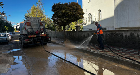 Elazığ Belediyesi, Ataşehir Mahallesi'nde Kapsamlı Temizlik Gerçekleştirdi
