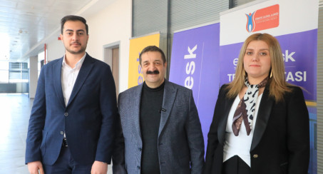 Elazığ Belediyesi, Avrupa Birliği 'Gençlere Yönelik Projeler' Takip Ofisi Eurodesk'i Hizmete Açtı