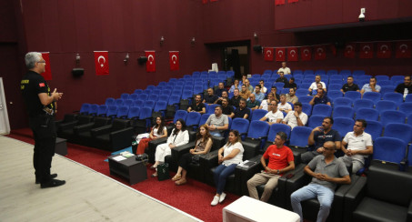 Elazığ Belediyesi Çalışanlarına Narko Rehber Semineri Verildi